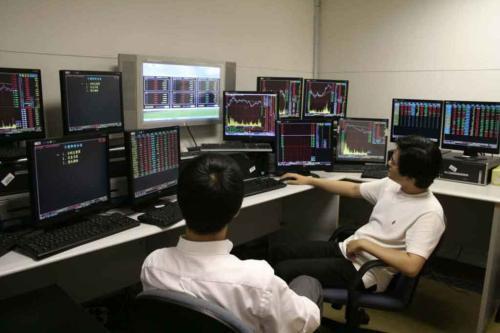 六爻测股票 2023年中国股市将领跑全球，您对此有何看法？